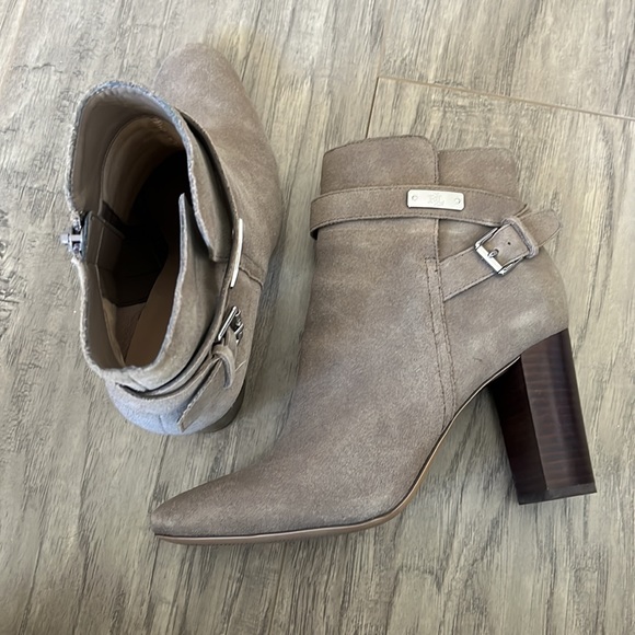 High Heeled Ralph Lauren Booties - Picture 6 of 7